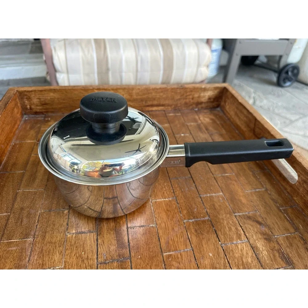 Meyer 18/10 Stainless Steel 1 Quart Saucepan with Lid Impact Bonded Base 0.9LEUC